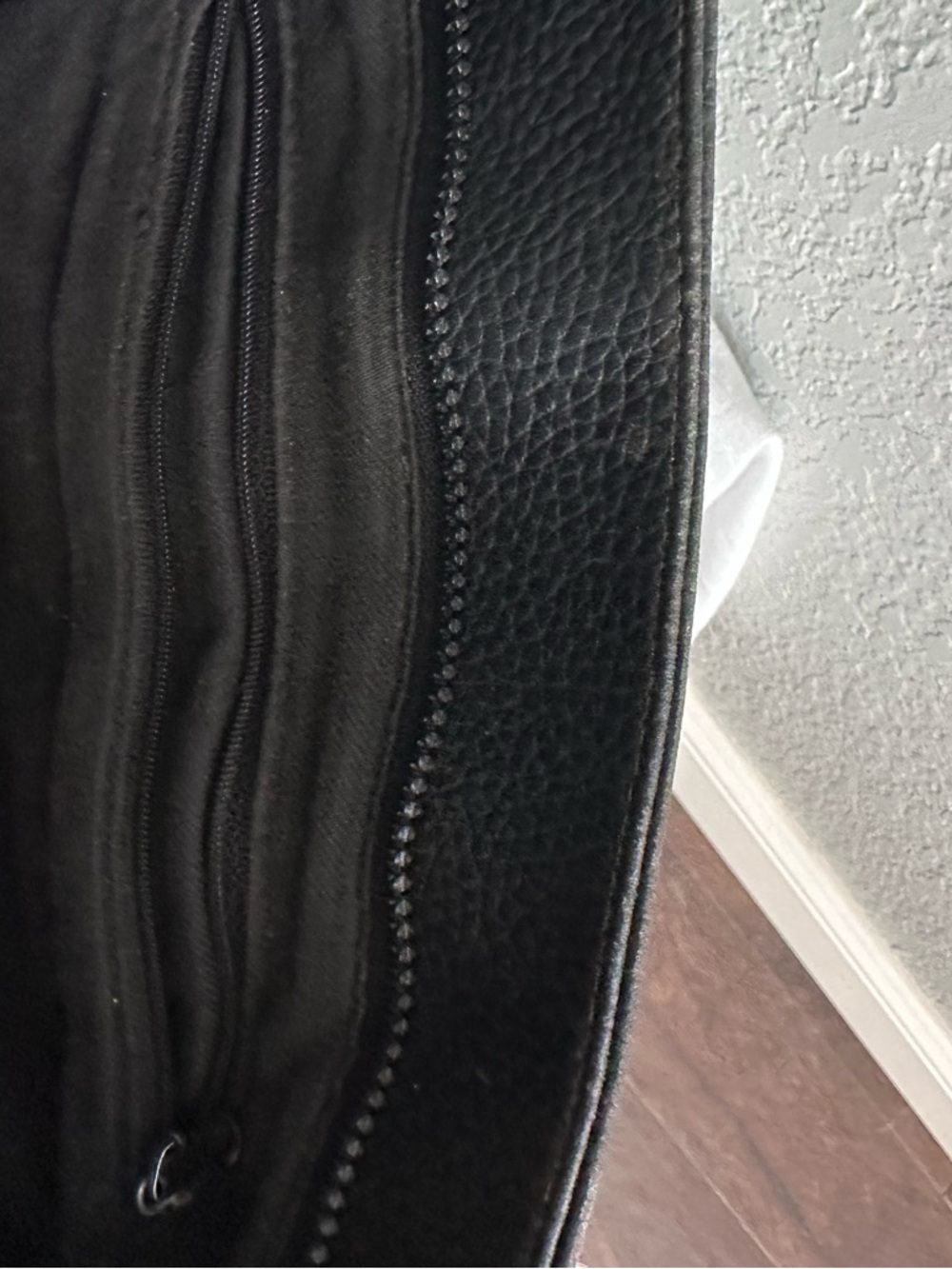 Dooney & Bourke Black Pebbled Leather Tote Bag Brown Trim Shoulder Bag - Picture 7 of 14